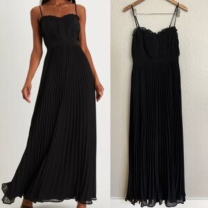 NWOT Precious Charm Black Pleated Sleeveless Maxi Dress